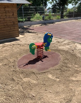 RU-0001 rugós póni