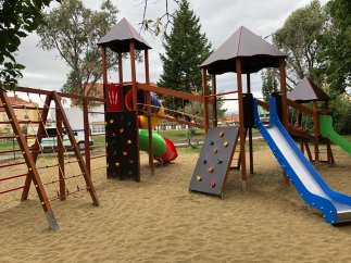 Budapest  játszóvár FJV-1075