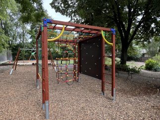 MA-1006-A. Mászóka.