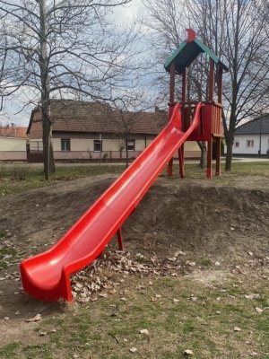 Tornyos dombcsúszda FJV-1023B